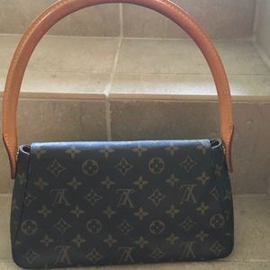 Louis Vuitton Looping Bag Med